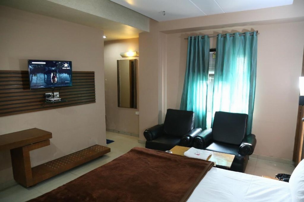 Room image 5